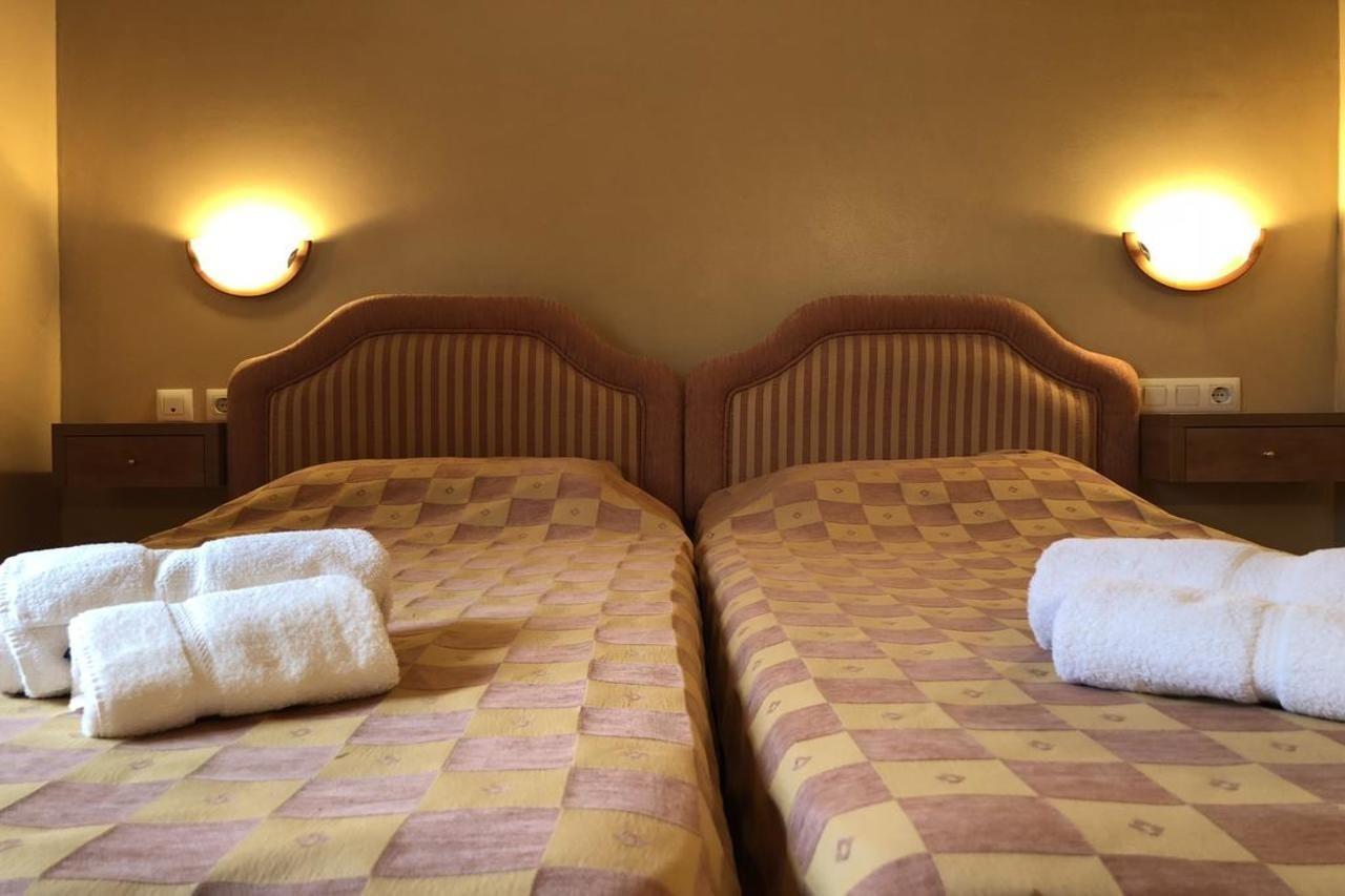 Hotel Pete Кастел Пладжа де Аро Екстериор снимка