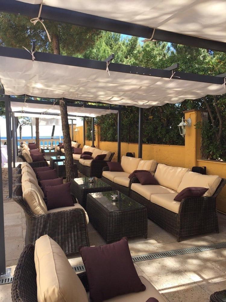 Hotel Pete Кастел Пладжа де Аро Екстериор снимка