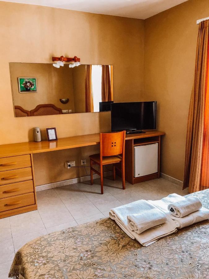 Hotel Pete Кастел Пладжа де Аро Екстериор снимка