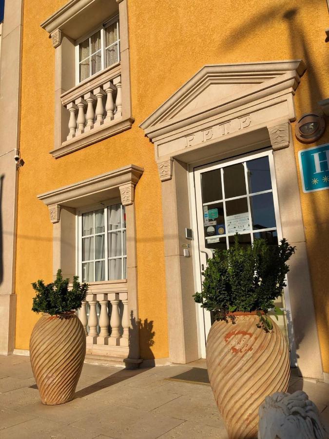 Hotel Pete Кастел Пладжа де Аро Екстериор снимка