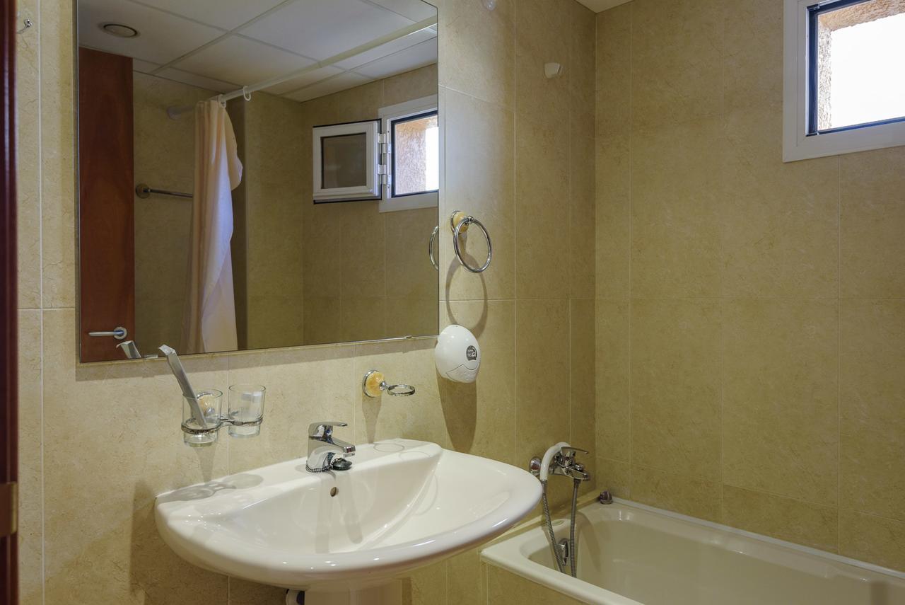 Hotel Pete Кастел Пладжа де Аро Екстериор снимка
