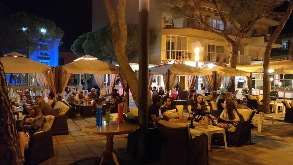 Hotel Pete Кастел Пладжа де Аро Екстериор снимка