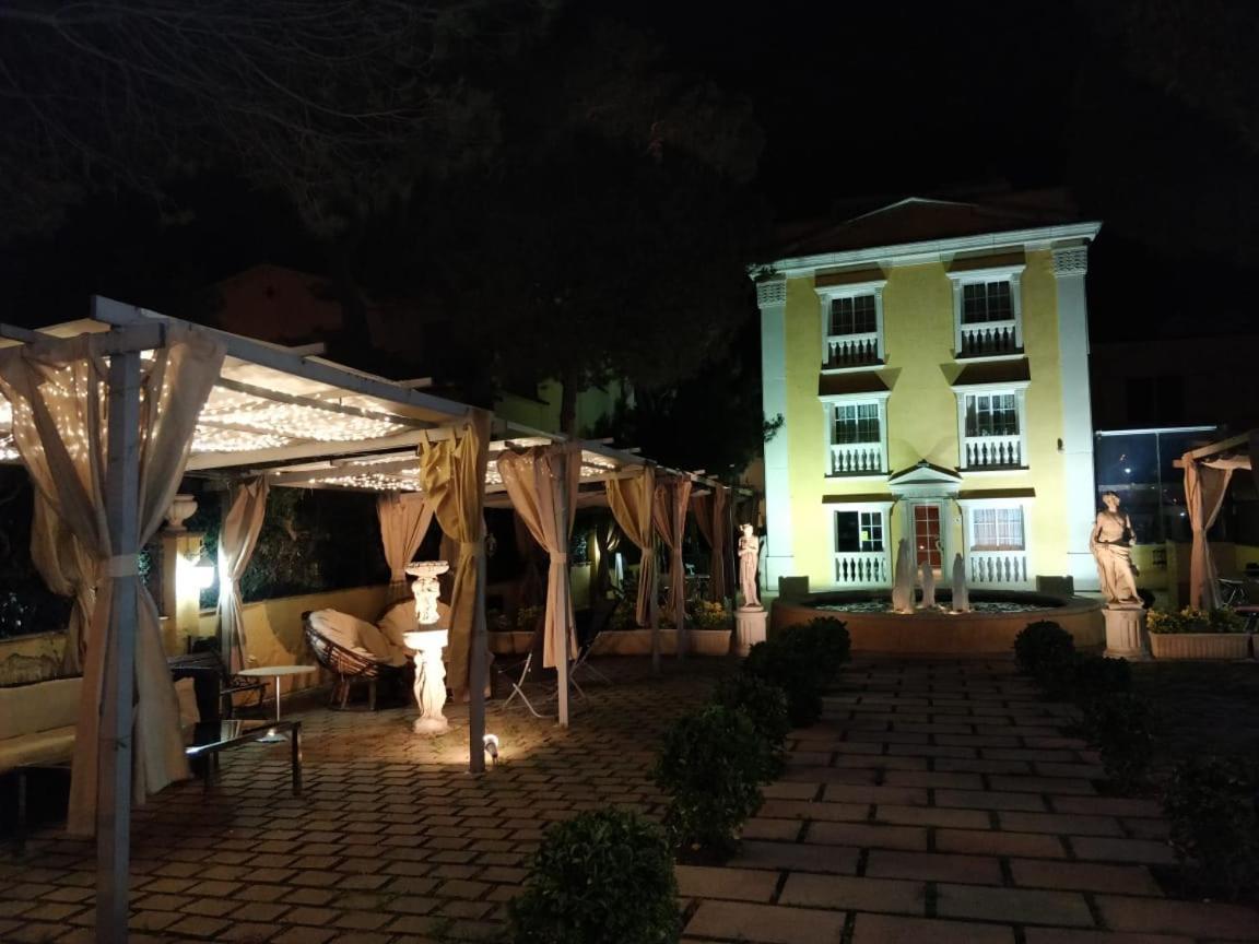Hotel Pete Кастел Пладжа де Аро Екстериор снимка